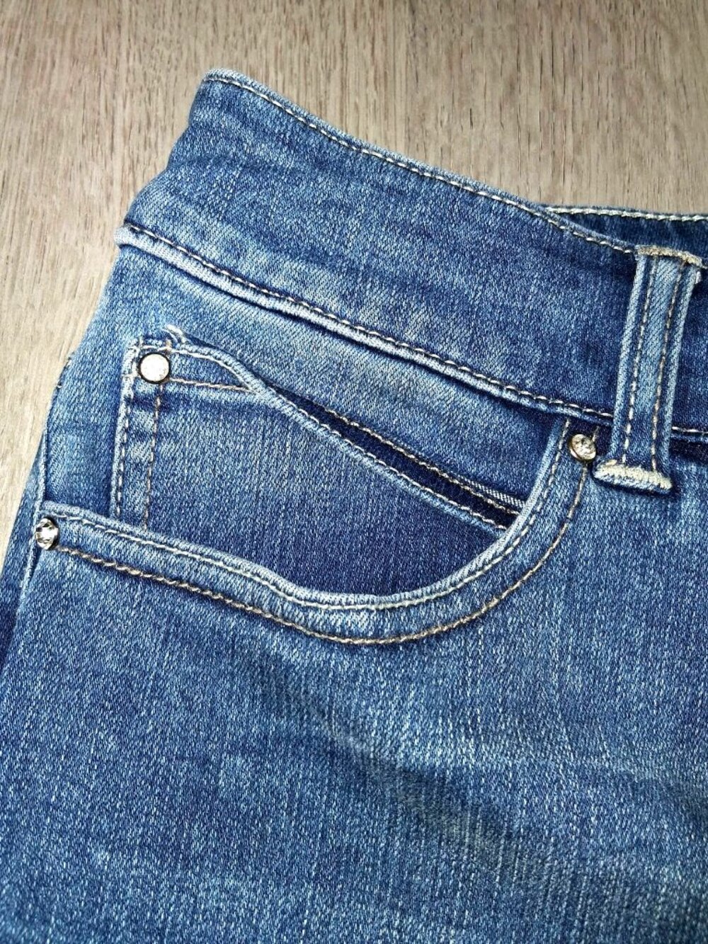 Chico's So Slimming Rhinestone Bling Skinny Jeans Size 2.5 Embroidered Denim - Picture 7 of 9